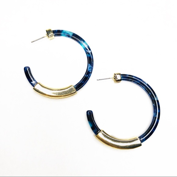 CLARE ACRYLIC BLUE MARBLE HOOP METAL DET EARRINGS - Picture 4 of 5